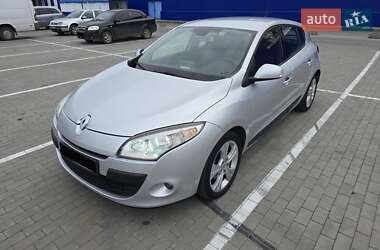 Хетчбек Renault Megane 2010 в 