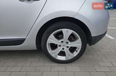 Хетчбек Renault Megane 2010 в 