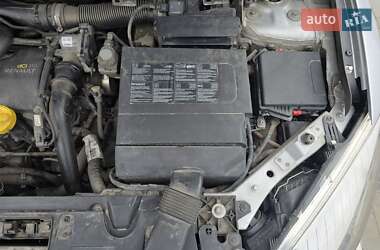 Хетчбек Renault Megane 2010 в 