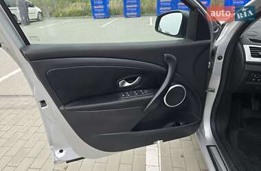 Хетчбек Renault Megane 2010 в 