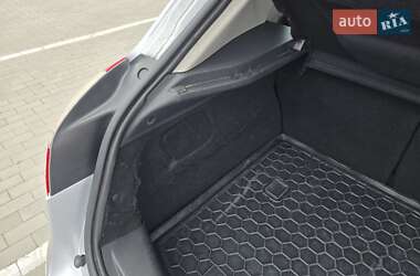 Хетчбек Renault Megane 2010 в 