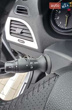 Хетчбек Renault Megane 2010 в 