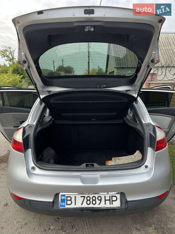 Хэтчбек Renault Megane 2011 в Кременчуге фото 10 Хэтчбек Renault Megane 2011 в Кременчуге
