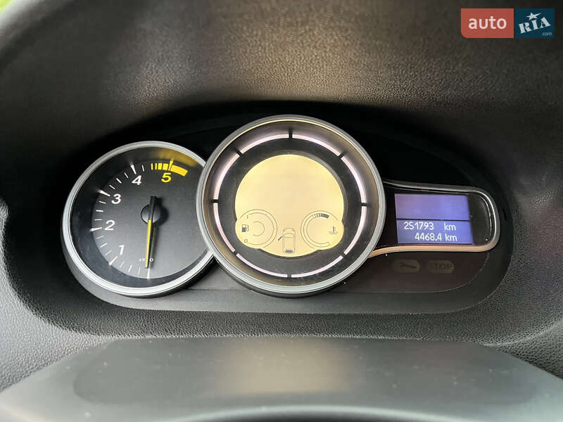 Хэтчбек Renault Megane 2011 в Кременчуге фото 13 Хэтчбек Renault Megane 2011 в Кременчуге