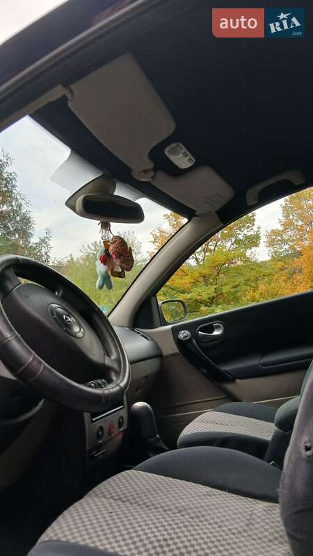 Универсал Renault Megane 2004 в Выгоде