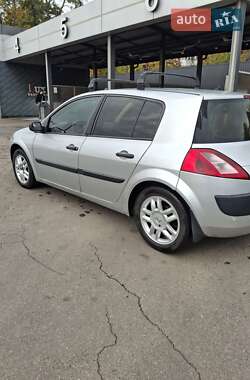 Хетчбек Renault Megane 2004 в 