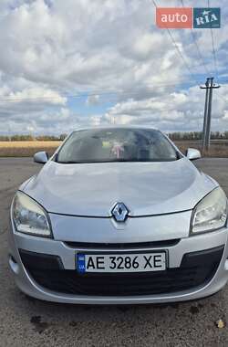Хэтчбек Renault Megane 2010 в Долинской