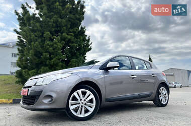 Хэтчбек Renault Megane 2010 в 