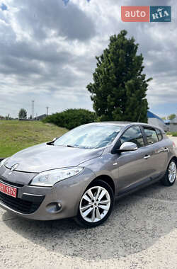 Хэтчбек Renault Megane 2010 в 