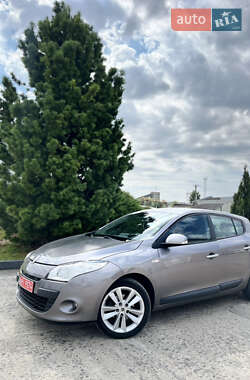 Хэтчбек Renault Megane 2010 в 