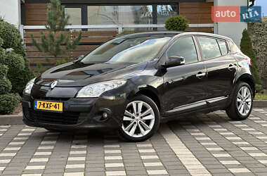 Хэтчбек Renault Megane 2011 в 