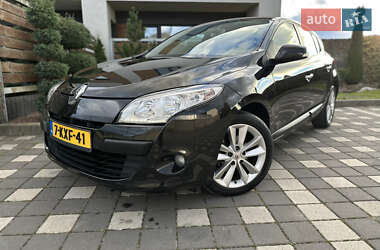 Хэтчбек Renault Megane 2011 в 