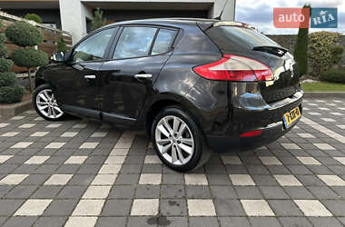 Хэтчбек Renault Megane 2011 в 
