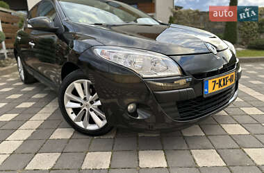 Хэтчбек Renault Megane 2011 в 
