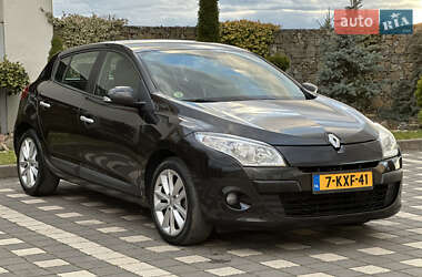 Хэтчбек Renault Megane 2011 в 