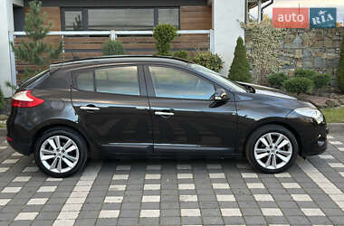 Хэтчбек Renault Megane 2011 в 