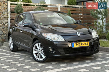 Хэтчбек Renault Megane 2011 в 