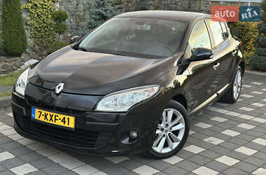 Хэтчбек Renault Megane 2011 в 