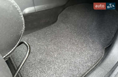 Хэтчбек Renault Megane 2011 в 