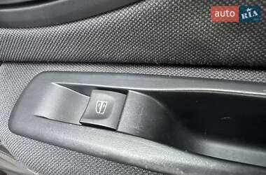 Хэтчбек Renault Megane 2011 в 