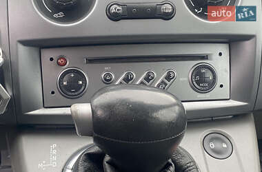 Хэтчбек Renault Megane 2009 в 