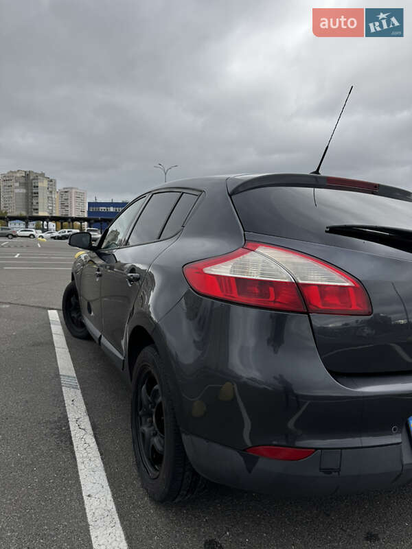 Хэтчбек Renault Megane 2011 в Киеве фото 6 Хэтчбек Renault Megane 2011 в Киеве