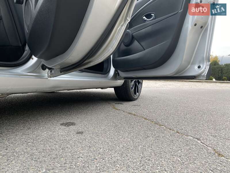 Хетчбек Renault Megane 2014 в Дніпрі фото 60 Хетчбек Renault Megane 2014 в Дніпрі