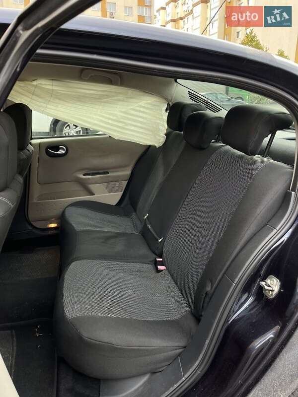 Седан Renault Megane 2007 в Вишневому фото 15 Седан Renault Megane 2007 в Вишневому