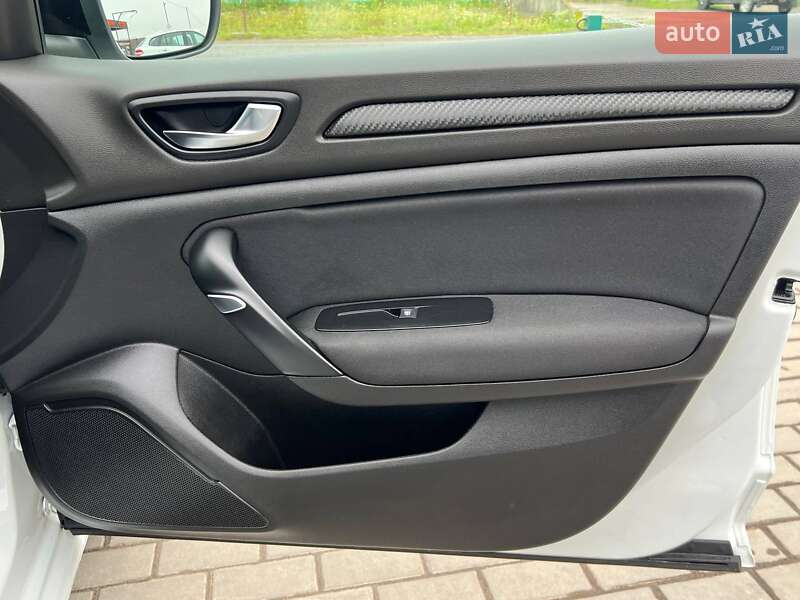 Универсал Renault Megane 2018 в Радехове фото 26 Универсал Renault Megane 2018 в Радехове