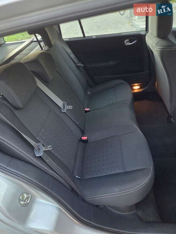 Универсал Renault Megane 2005 в Бучаче фото 29 Универсал Renault Megane 2005 в Бучаче