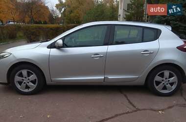 Хэтчбек Renault Megane 2015 в 