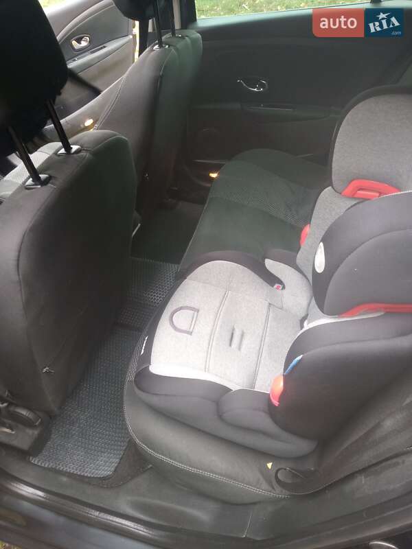 Универсал Renault Megane 2012 в Калиновке фото 13 Универсал Renault Megane 2012 в Калиновке