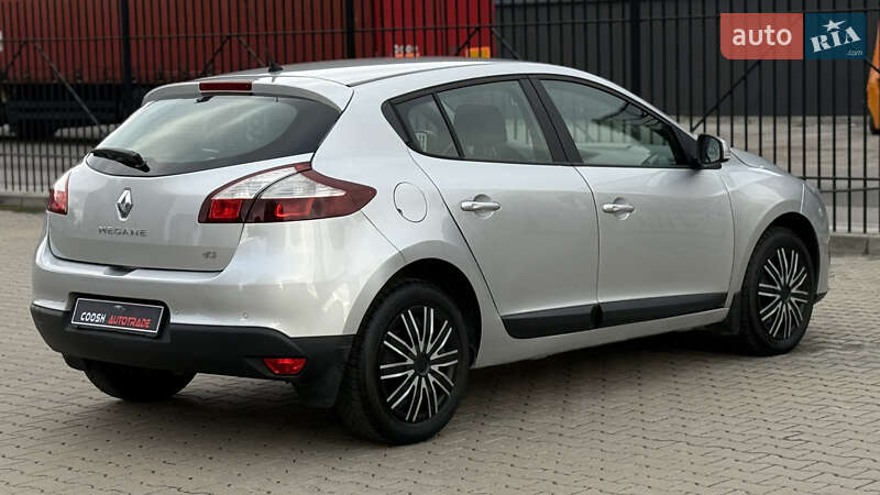 Хэтчбек Renault Megane 2015 в Киеве фото 13 Хэтчбек Renault Megane 2015 в Киеве