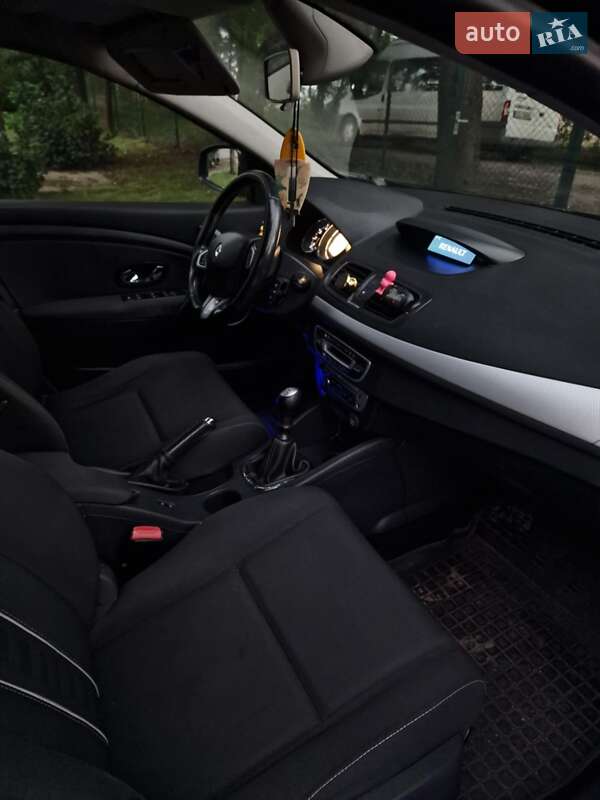 Универсал Renault Megane 2012 в Межгорье фото 9 Универсал Renault Megane 2012 в Межгорье