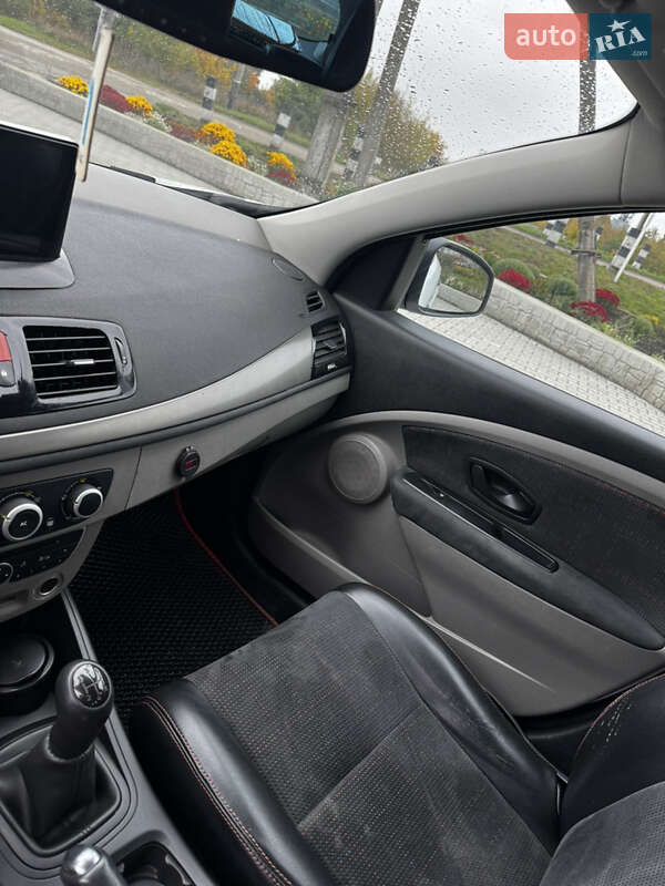 Хэтчбек Renault Megane 2010 в Изяславе