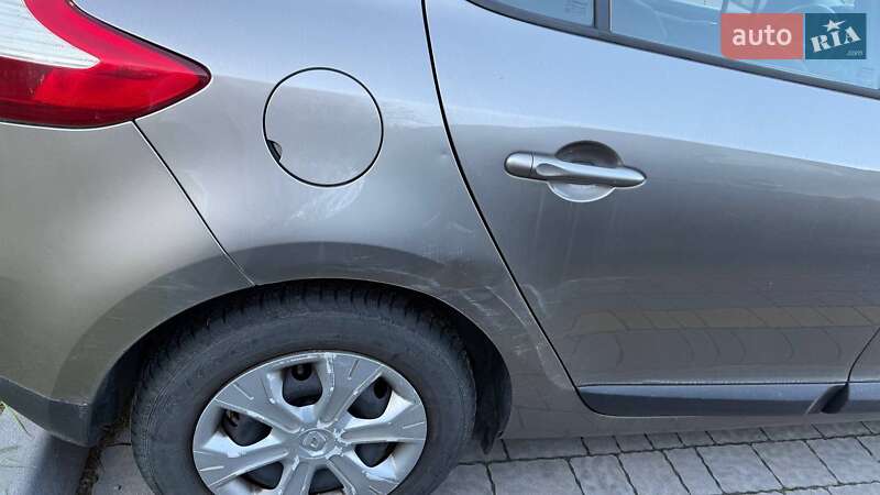 Хэтчбек Renault Megane 2009 в Львове фото 12 Хэтчбек Renault Megane 2009 в Львове
