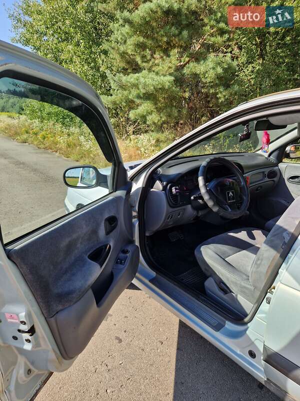 Хетчбек Renault Megane 2000 в Рожище фото 4 Хетчбек Renault Megane 2000 в Рожище