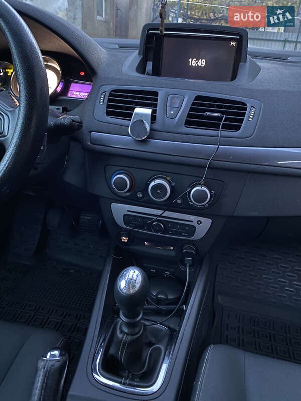 Універсал Renault Megane 2015 в Києві фото 8 Універсал Renault Megane 2015 в Києві
