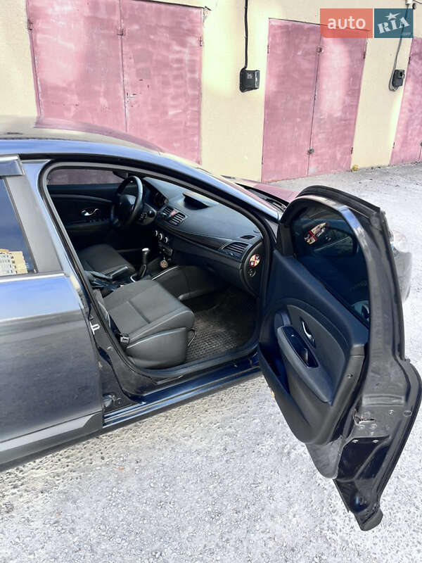 Универсал Renault Megane 2010 в Каменец-Подольском фото 10 Универсал Renault Megane 2010 в Каменец-Подольском