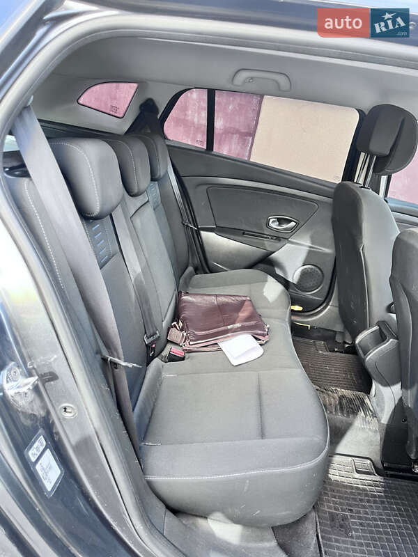 Универсал Renault Megane 2010 в Каменец-Подольском фото 16 Универсал Renault Megane 2010 в Каменец-Подольском