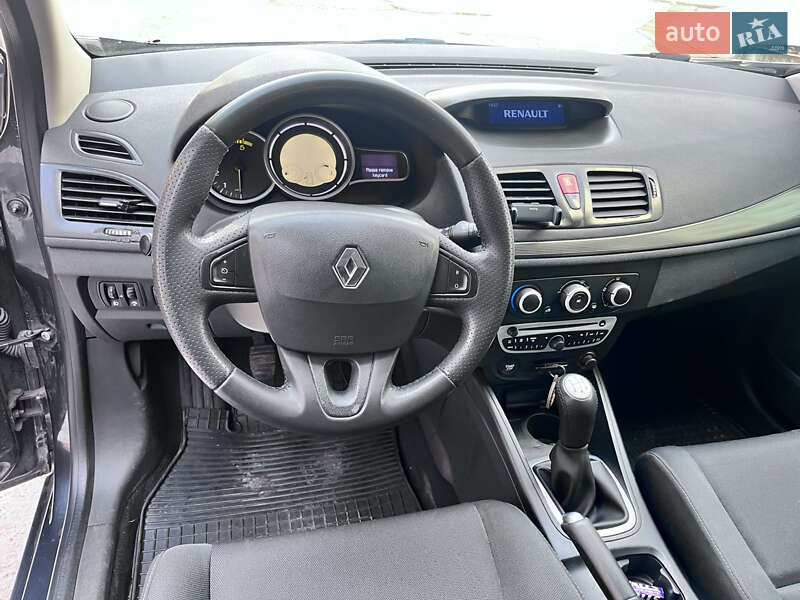 Универсал Renault Megane 2010 в Каменец-Подольском фото 23 Универсал Renault Megane 2010 в Каменец-Подольском