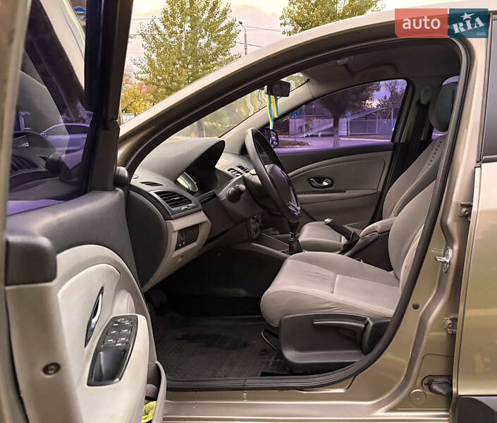 Универсал Renault Megane 2010 в Кременчуге фото 28 Универсал Renault Megane 2010 в Кременчуге