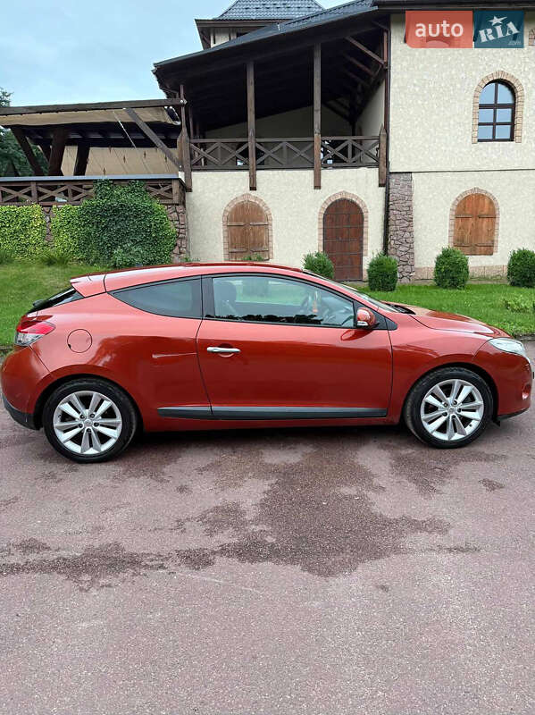 Купе Renault Megane 2009 в Коростене