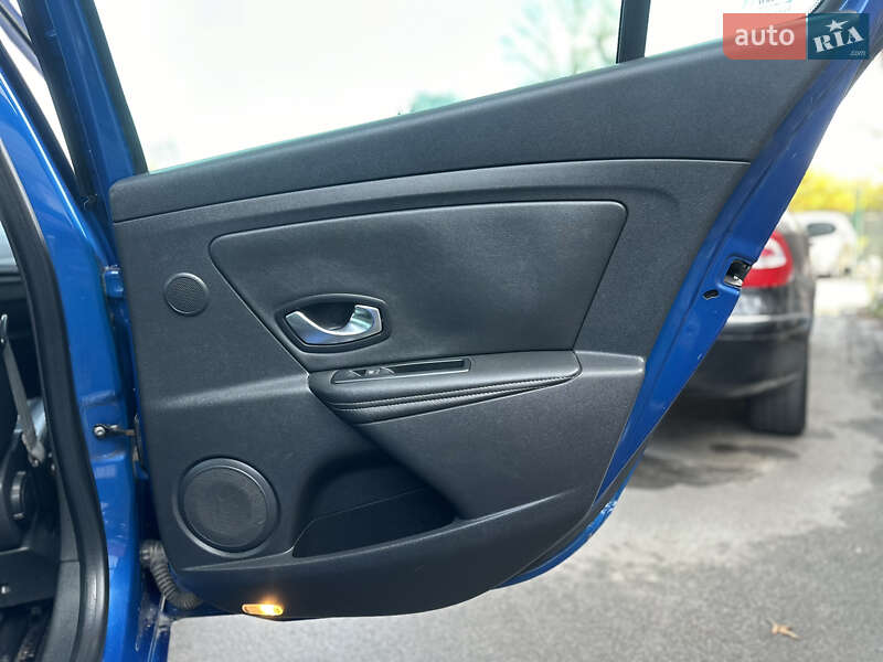 Универсал Renault Megane 2011 в Киеве фото 36 Универсал Renault Megane 2011 в Киеве