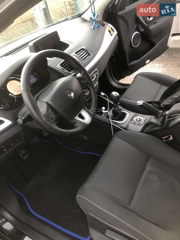 Универсал Renault Megane 2010 в Львове фото 12 Универсал Renault Megane 2010 в Львове
