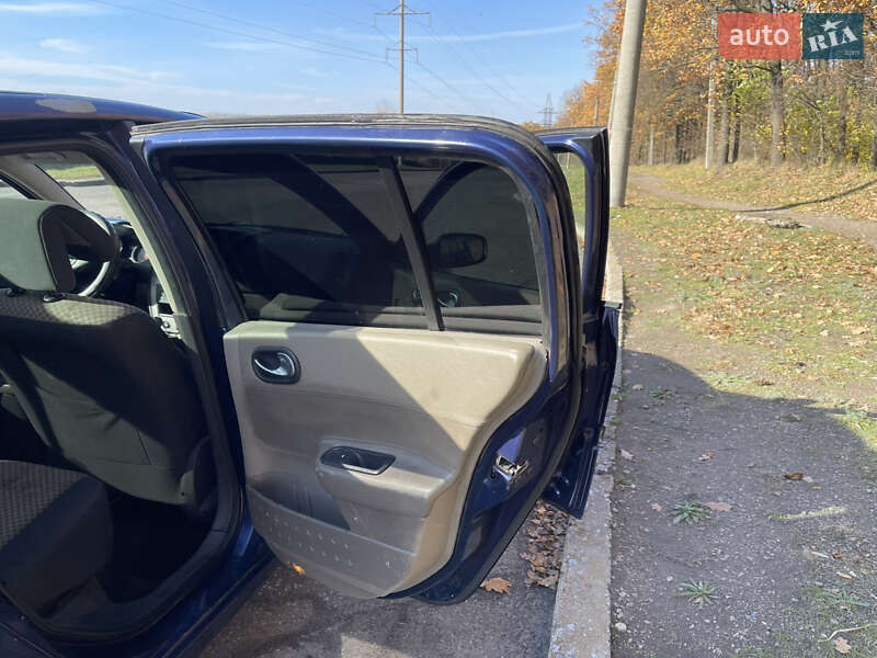 Хэтчбек Renault Megane 2003 в Смеле