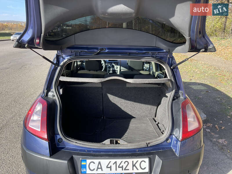 Хэтчбек Renault Megane 2003 в Смеле