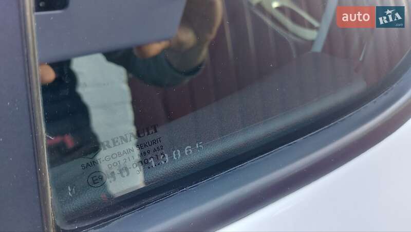 Хэтчбек Renault Megane 2013 в Смеле фото 12 Хэтчбек Renault Megane 2013 в Смеле