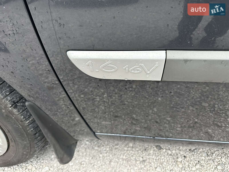 Седан Renault Megane 2006 в Кам'янському