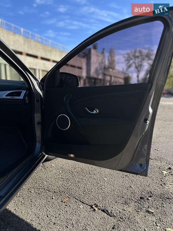 Универсал Renault Megane 2010 в Южноукраинске фото 13 Универсал Renault Megane 2010 в Южноукраинске